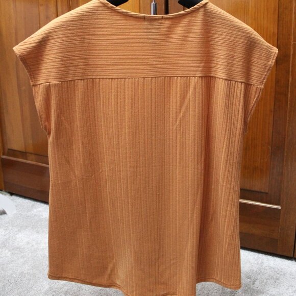 Top - Picture 2 of 3